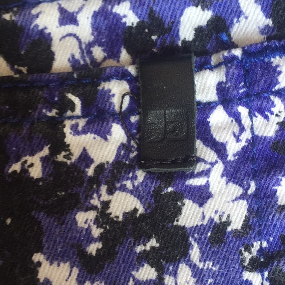 Joe’s Jeans Shorts - Picture 3 of 7